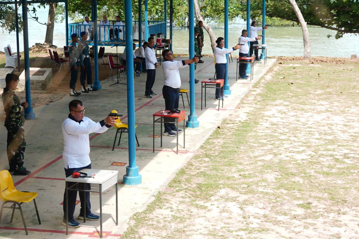 Sebagai Upaya Pembinaan Kemampuan Dasar Prajurit, TNI AL Koderal IV Gelar Latihan Menembak.
