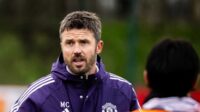 Carrick Yakin Atmosfer Old Trafford Jadi Modal MU Hadapi Manchester City