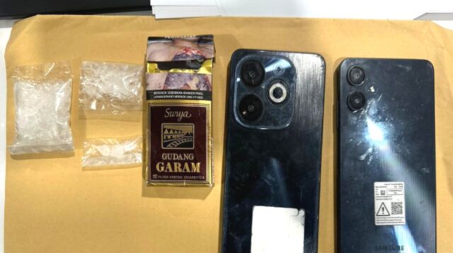Pengintaian Dua Jam, Polisi Amankan Dua Terduga Pengedar Sabu di Batu Aji