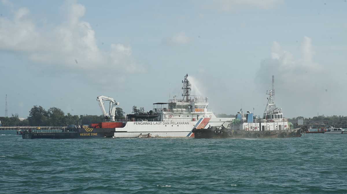 Simulasi PLP Tanjunguban, Tabrakan Kapal Picu Kebakaran dan Tumpahan HSD di Perairan Bintan