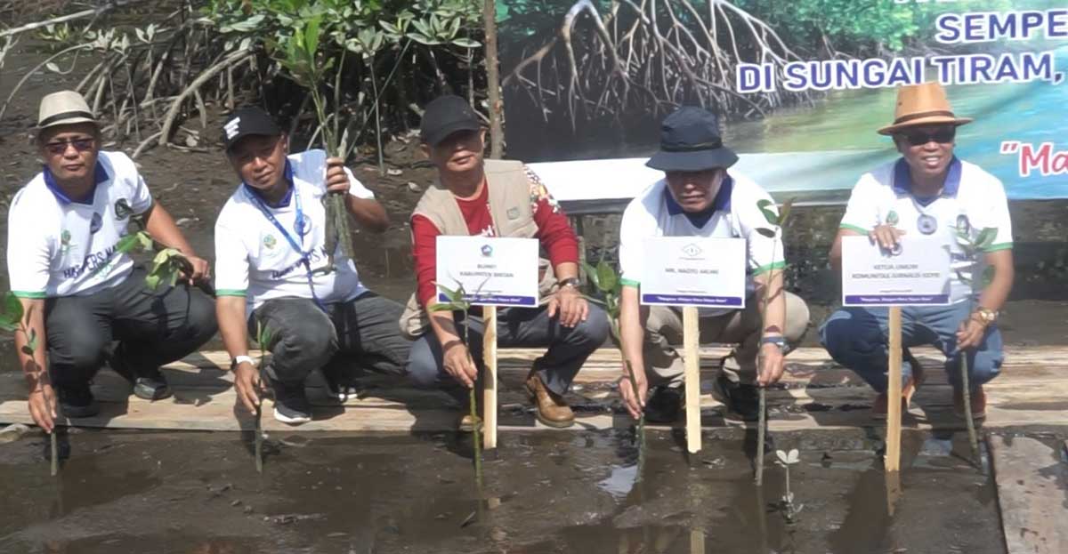 Peringati HPN 2026, Komunitas Jurnalis Kepri Tanam Mangrove di Sungai Tiram Bintan
