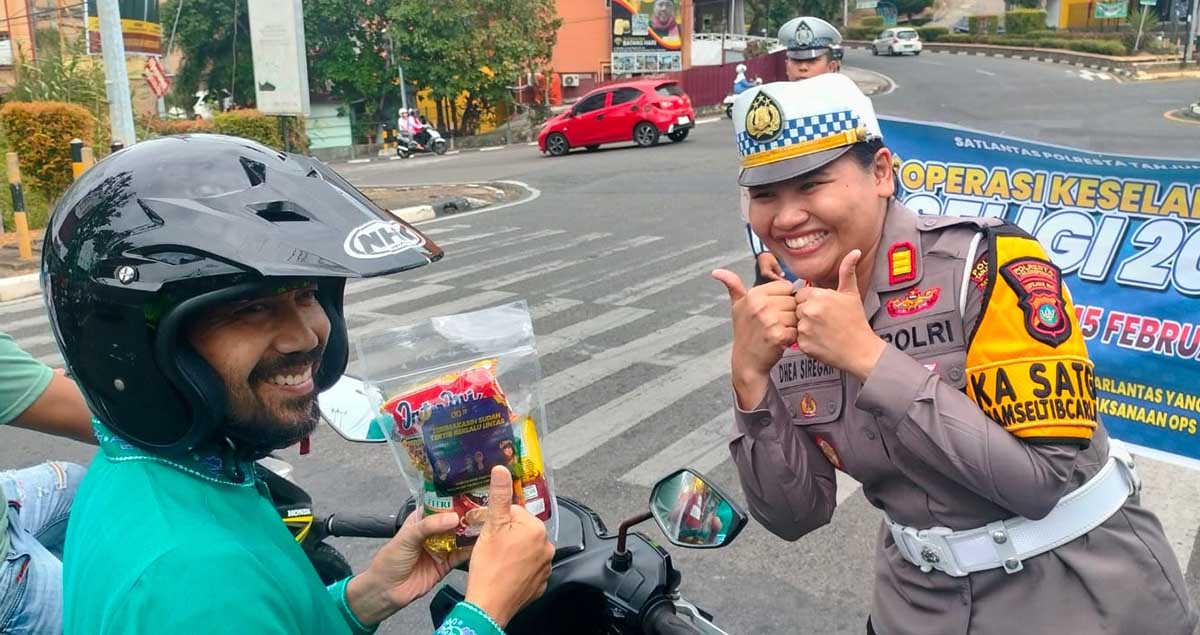 Tertib Berkendara Dapat Sembako, Ini Cara Satlantas Tanjungpinang Apresiasi Warga