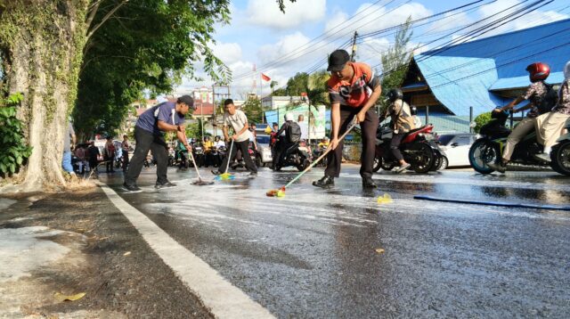 Satlantas Polresta Tanjungpinang Selidiki Kendaraan Penyebab Tumpahan Oli di Jalan Ahmad Yani