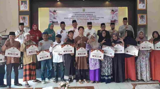 Jelang Idulfitri, Pemko Tanjungpinang Berikan Insentif untuk Imam dan Guru TPA