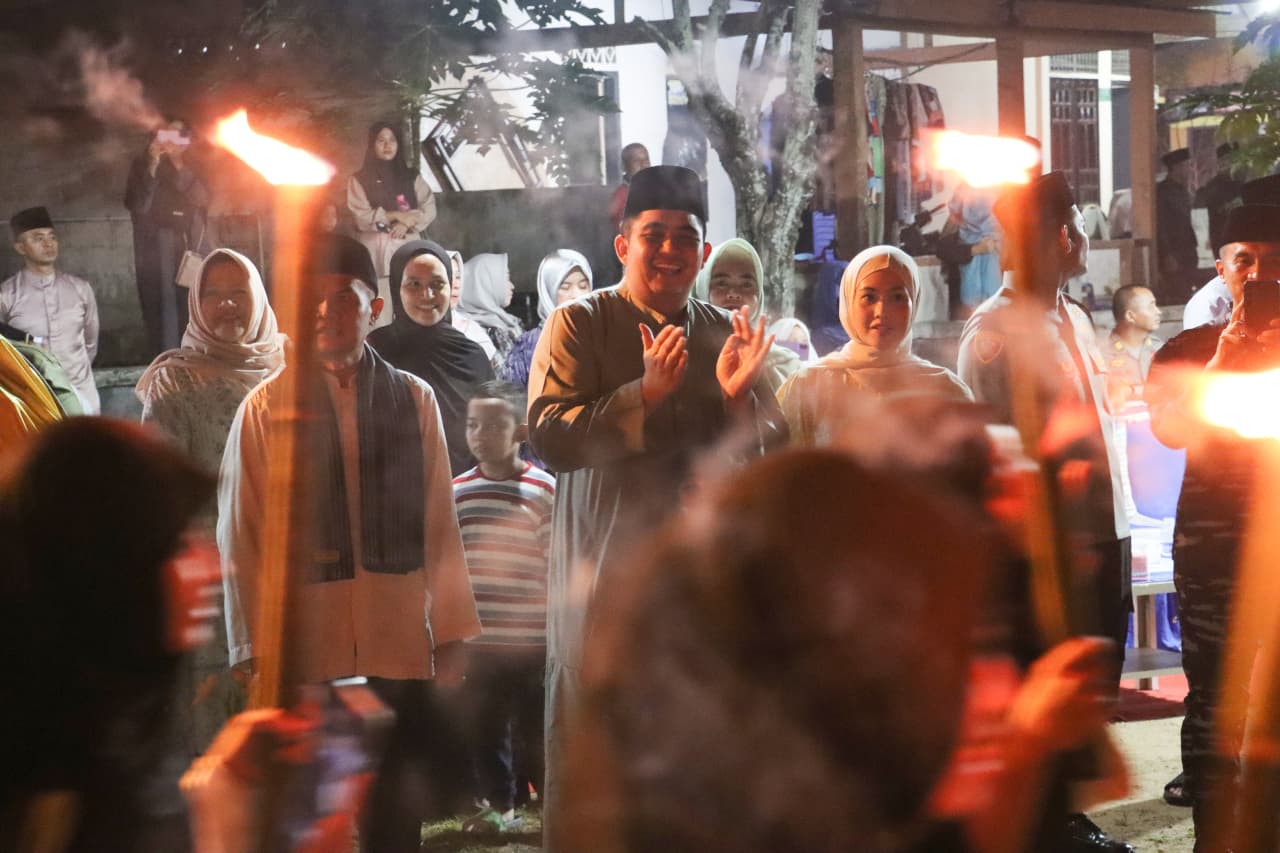 Tanpa Kendaraan Hias, Pawai Obor Meriahkan Malam Takbir Idulfitri di Bintan
