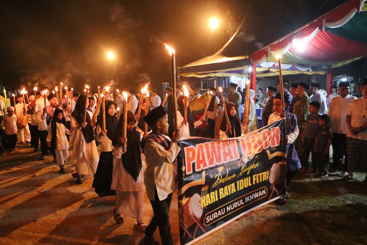 Tanpa Kendaraan Hias, Pawai Obor Meriahkan Malam Takbir Idulfitri di Bintan