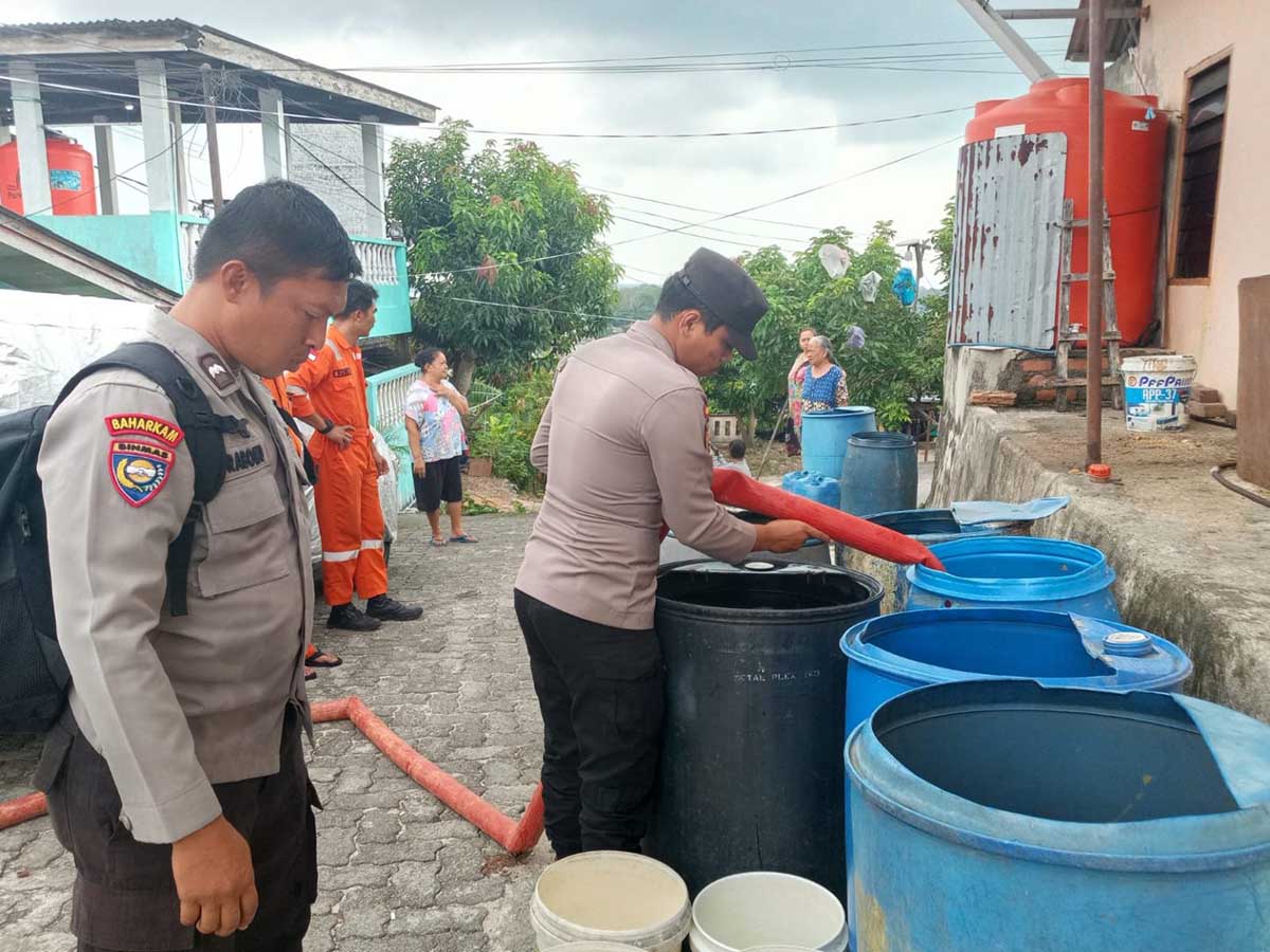 10 Ton Air Bersih Disalurkan ke Wilayah Puncak Tanjungpinang