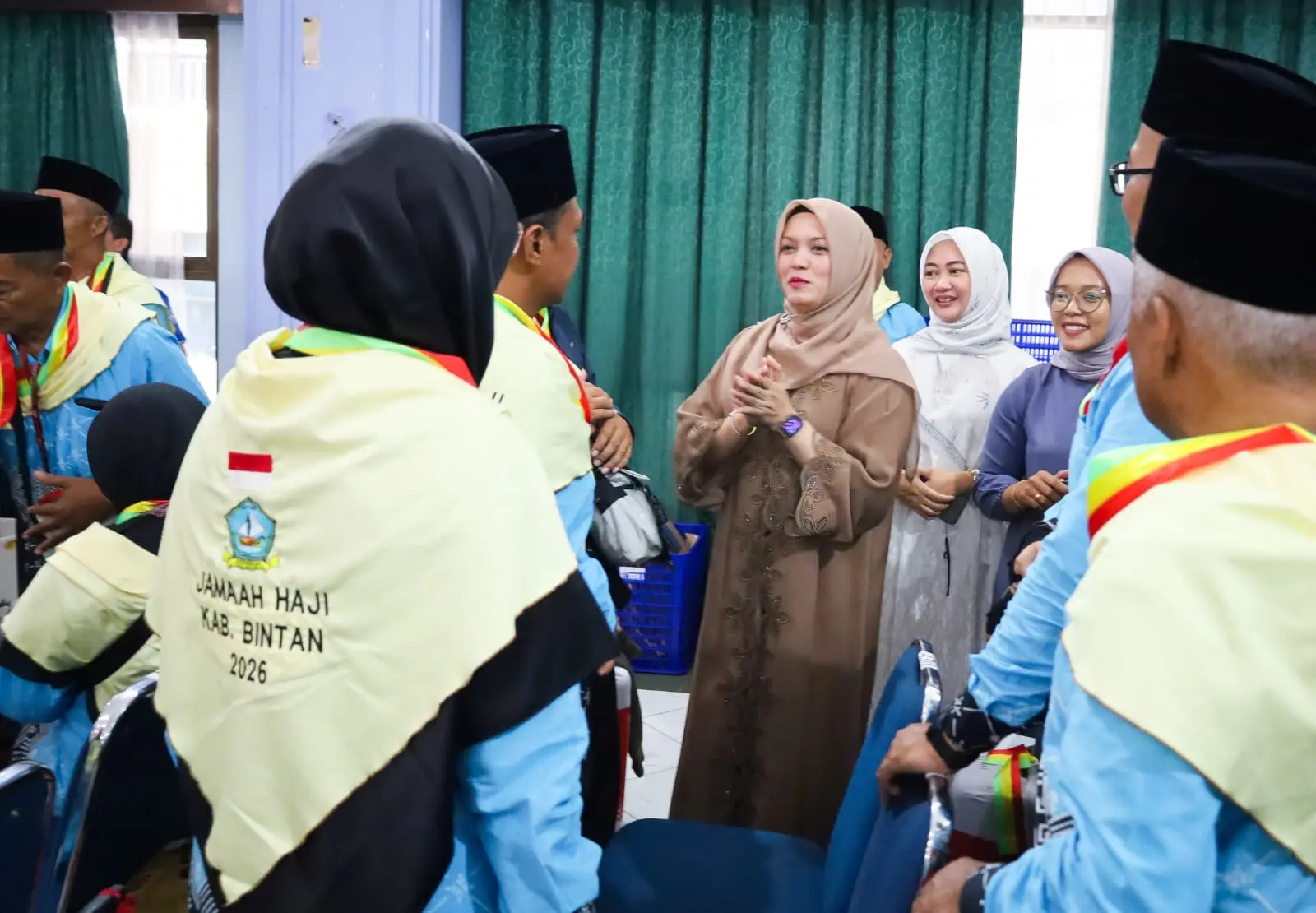 Berangkat Haji dari Batam, 44 Jamaah Bintan Dapat Pesan Khusus dari Wabup Deby