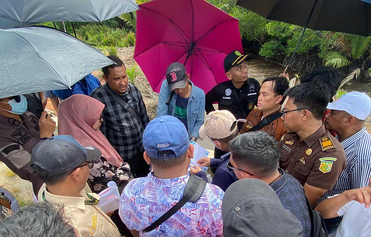 Dugaan Korupsi Jembatan Lingga, Hakim Turun Langsung Periksa Proyek di Desa Marok Kecil