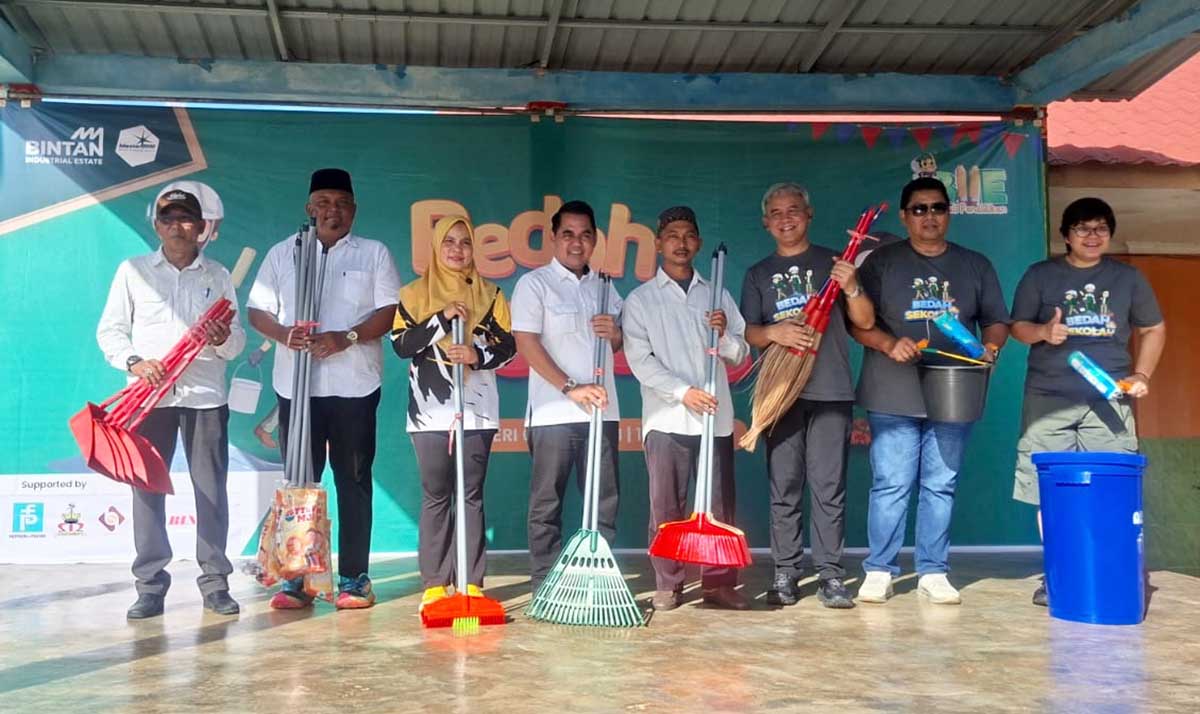CSR PT BIIE untuk Pendidikan, SDN 006 Seri Kuala Lobam Dapat Bantuan Fasilitas