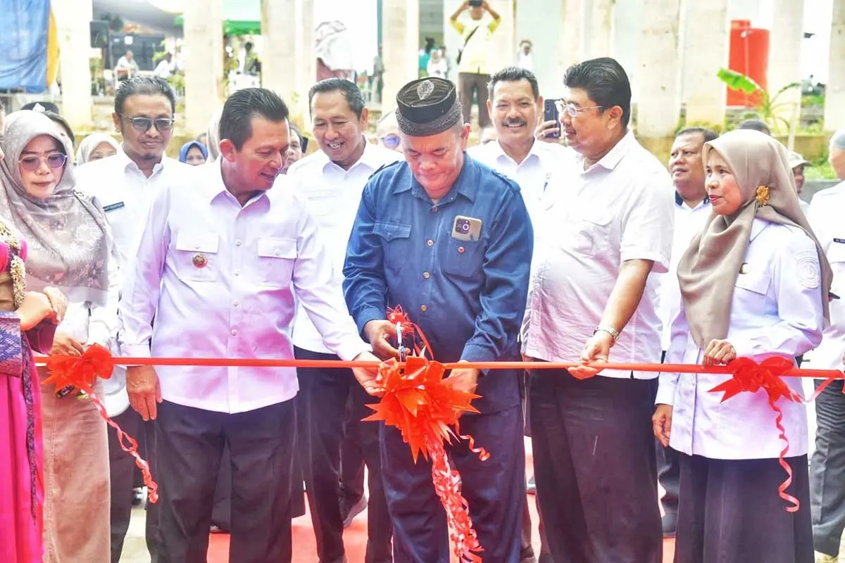 Gubernur Ansar Resmikan Belasan Fasilitas Sekolah di Kota Batam