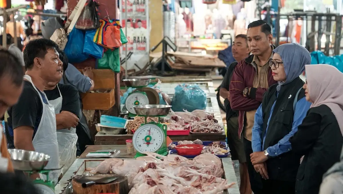 Harga Cabai dan Bawang Naik Jelang Iduladha, Sekda Kepri Langsung Tinjau Pasar