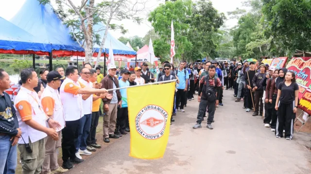 Gunung Bintan Dipadati Peserta Trekking, ORARI Lokal Bintan Rayakan HUT dengan Cara Berbeda