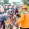 Pohon Tumbang Tutup Jalan Tanjungpinang–Uban KM 10, Dua Pengendara Alami Luka Ringan