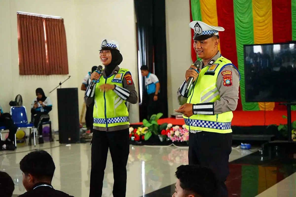 Police Go To School Hadir di SMAN 2 Tanjungpinang, Pelajar Diajak Utamakan Keselamatan Berkendara