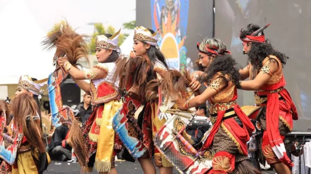 Transformasi Digital Harus Jaga Budaya Lokal