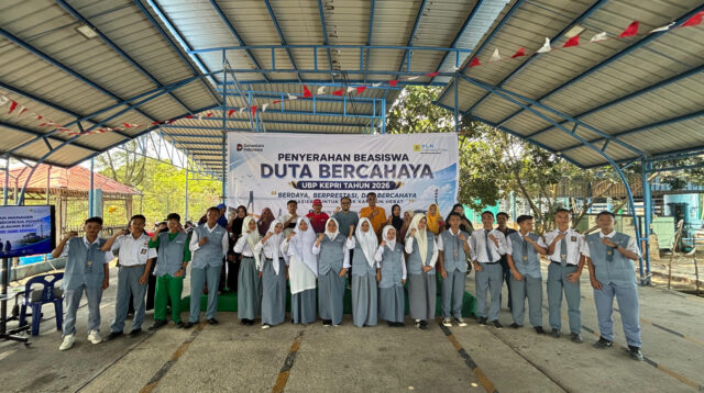 10 Siswa Kecamatan Tebing Dapat Beasiswa Duta Bercahaya dari PLN Indonesia Power