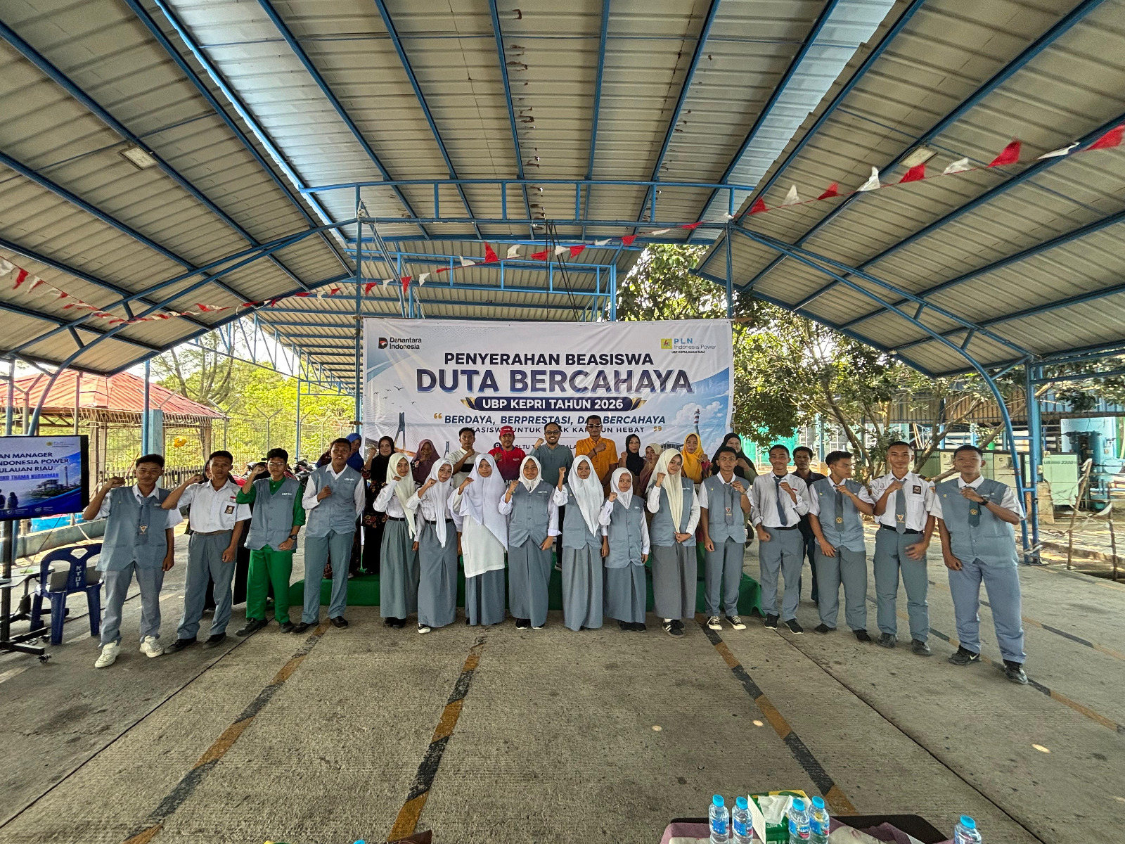 10 Siswa Kecamatan Tebing Dapat Beasiswa Duta Bercahaya dari PLN Indonesia Power