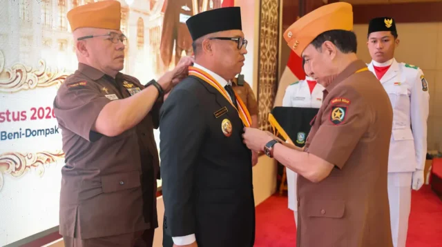 Dapat Anugerah Bintang Veteran, Nyanyang Ajak Anak Muda Kepri Terus Berkontribusi