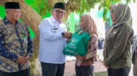 mualaf-dhuafa-tanjungpinang 125 Mualaf dan Kaum Dhuafa di Tanjungpinang Terima Bantuan Sembako dari Baznas