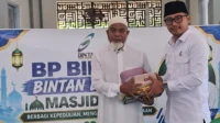 Kepala BP Bintan Salurkan Bantuan Perlengkapan Ibadah ke Masjid Al Ikhwan Toapaya Utara