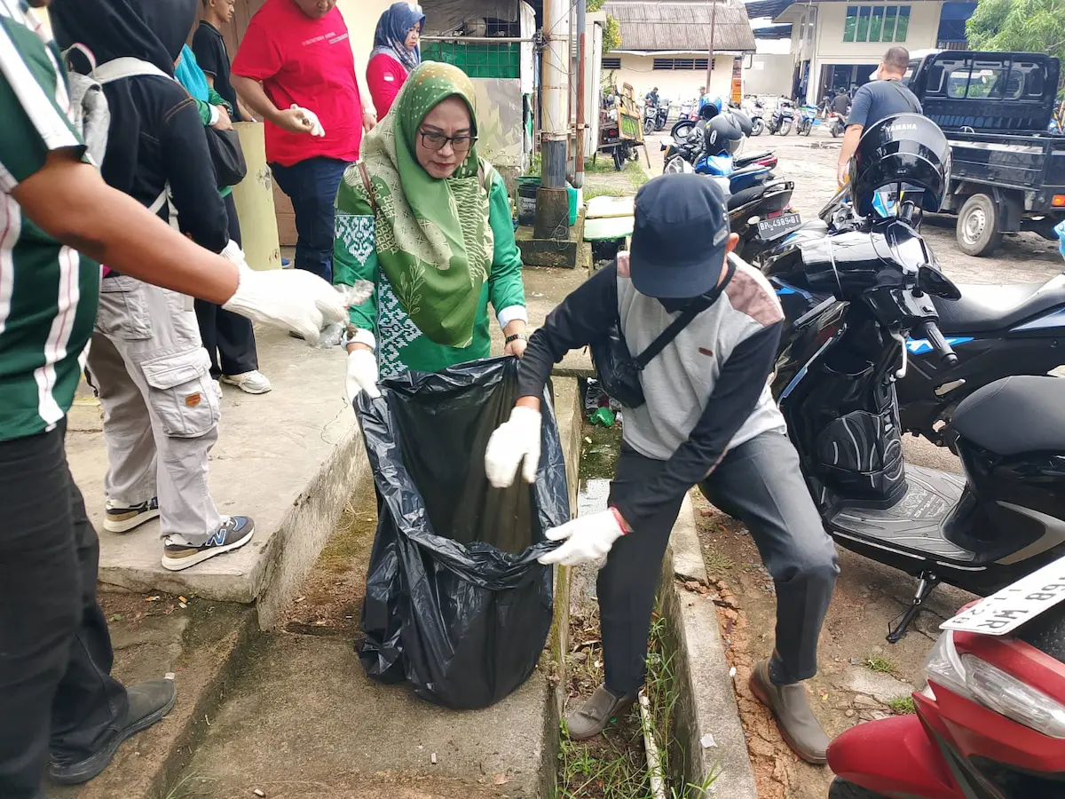 Pasar Bersih Bikin Nyaman, DKUPP Bintan Gelar Goro di Barek Motor